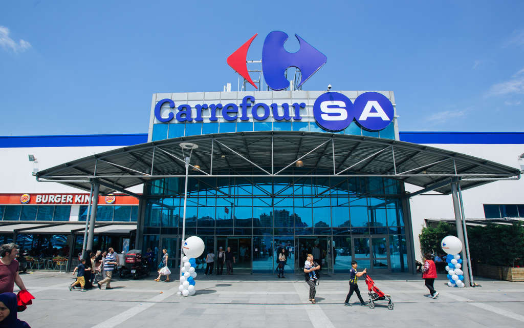 Carrefour implements Slim4